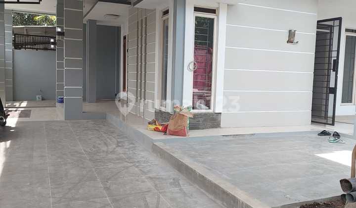 Jual Rumah Strategis Taman kopo Indah  Bandung 2
