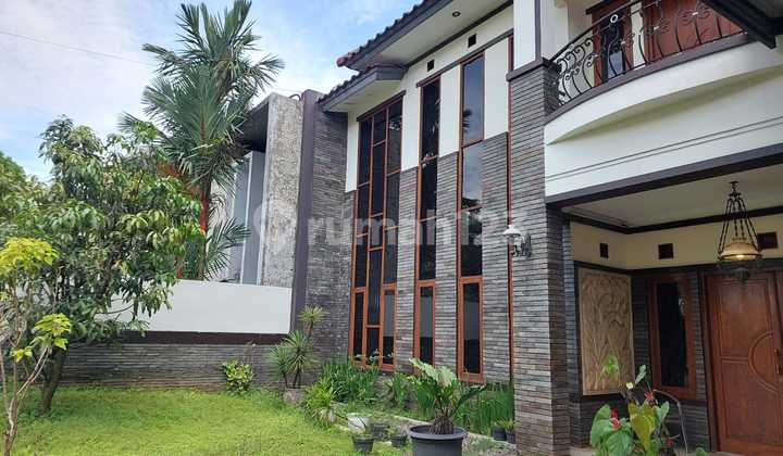 Strategic Luxury House Rent in Batununggal Molek, Bandung