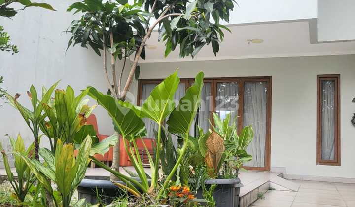 Jual Rumah Jalan Utama Tubagus Ismail Bandung 2