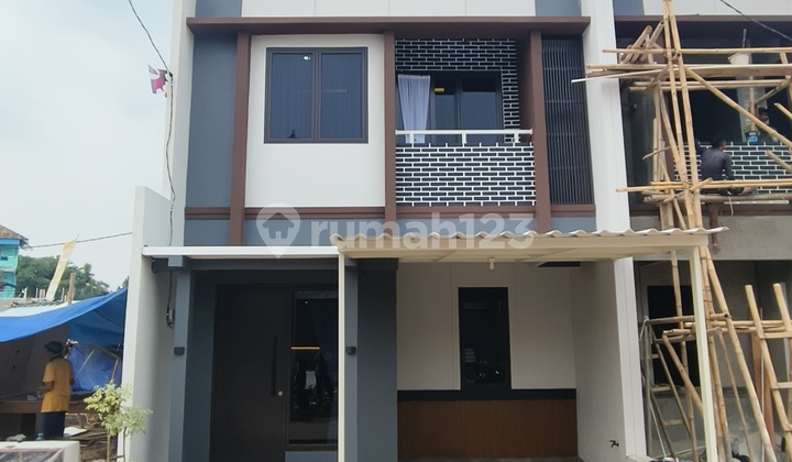 Luxury 2-Story House 6 Minutes to LRT Harjamukti Cibubur Toll Road