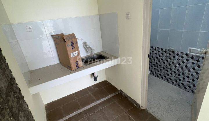 Disewakan Atau di Jual Ruko Celtic Baru Pinggir Jalan Siap Huni  5