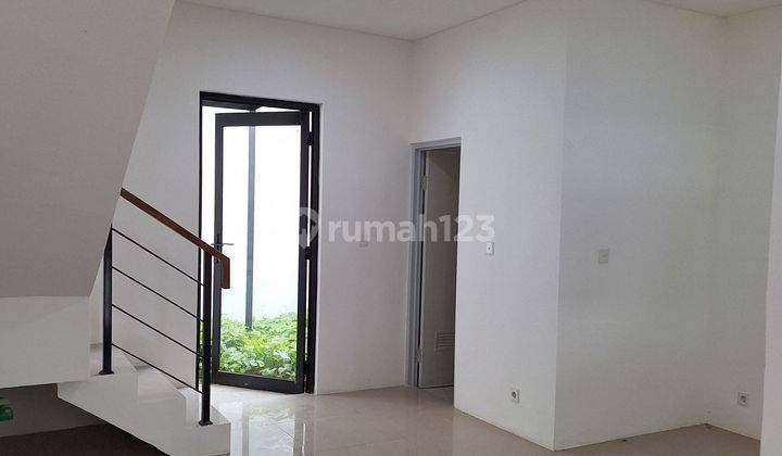 Di Jual Rumah Modern Minimalis 2 Lantai, Siap Huni 2