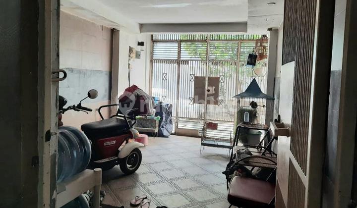 Rumah di lokasi Strategis