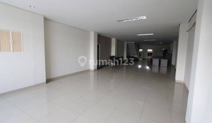 GEDUNG KANTOR EX-SHOWROOM, LOKASI STRATEGIS  JATINEGARA, JAKARTA TIMUR, COCOK UNTUK KANTOR BANK, BENGKEL, SHOWROOM 2