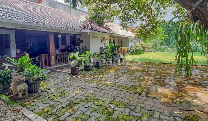 Classic Luxury House in Menteng near Kuningan & Thamrin