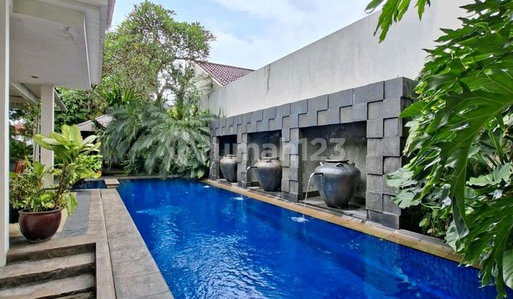 Cipete Cilandak Rumah Classic Terawat Siap Huni Halaman Luas Cipete Cilandak Rumah Classic Terawat Siap Huni Halaman Luas