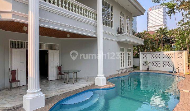 Kuningan Luxurious Classic House Prime Area Posisi Hoek  1