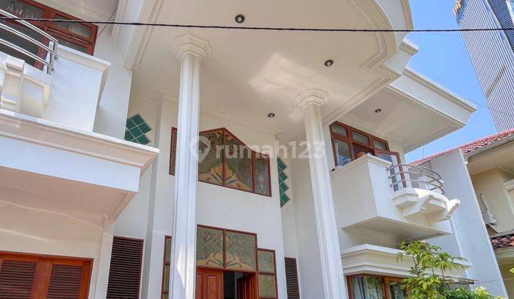 Kuningan Jakarta Prime Area Classic House Semi Furnished  2