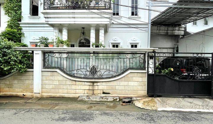 Cipete Selatan Modern Classic House Rumah Siap Huni  1