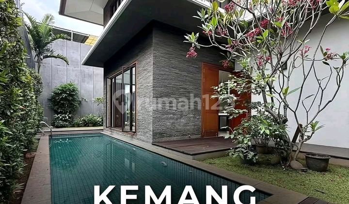 Kemang Modern Tropical House Strategic Location