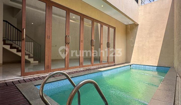 Ready-to-Occupy House in West Kemang, Comfortable and Quiet Location, Flood-Free 2