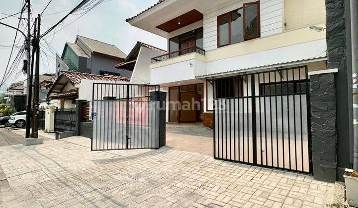 Kebayoran Baru Rumah Siap Huni Lingkungan Tenang Jalan Lebar  1