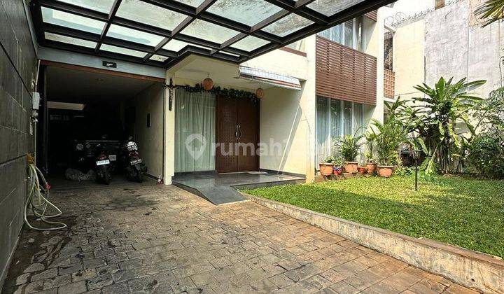 Pondok Indah Modern Tropical Minimalist House Dekat Bukit Golf  2