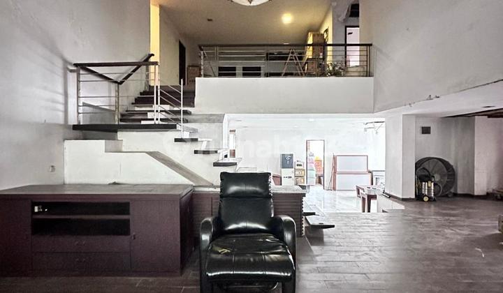 Kemang Utara Lokasi Strategis Halaman Luas Cocok untuk Usaha