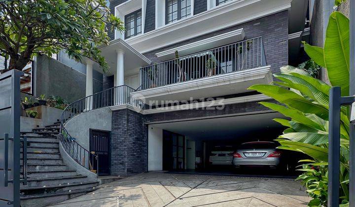 Kebayoran Baru Senopati Area Luxurious American Classic House  1