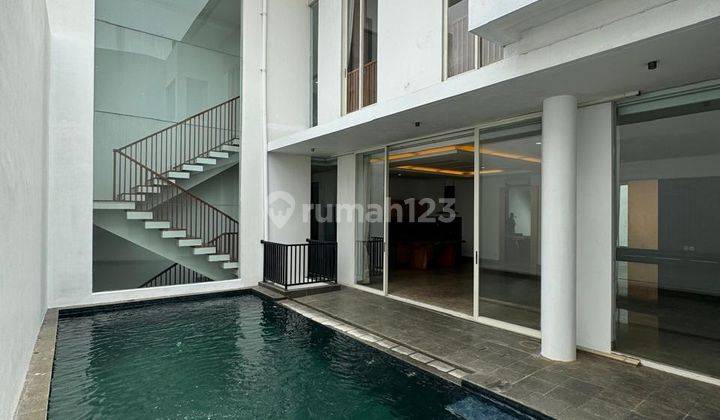 Tanjung Barat Jagakarsa Modern Tropical Townhouse Siap Huni  1