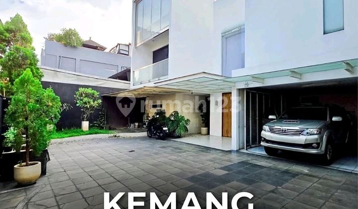 Kemang East Modern Minimalist Design Strategic Comfortable Location