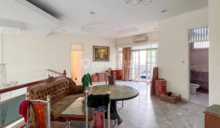 Kuningan Luxurious Classic House Prime Area Posisi Hoek  2