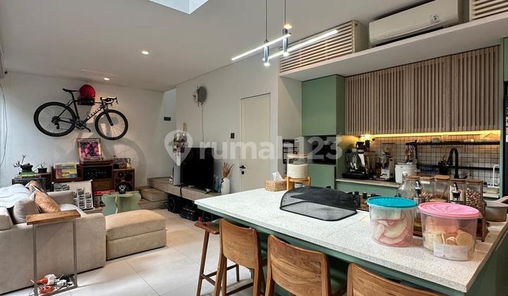 Tanjung Duren Ready-to-Occupy House in a Complex, Fully Furnished 2