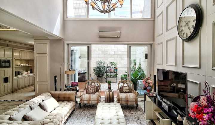 Mega Kuningan Luxury Modern House One Gate System  2