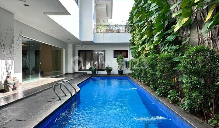 Pondok Indah Ready-to-Occupy House Near Golf Hill Semi-Furnished