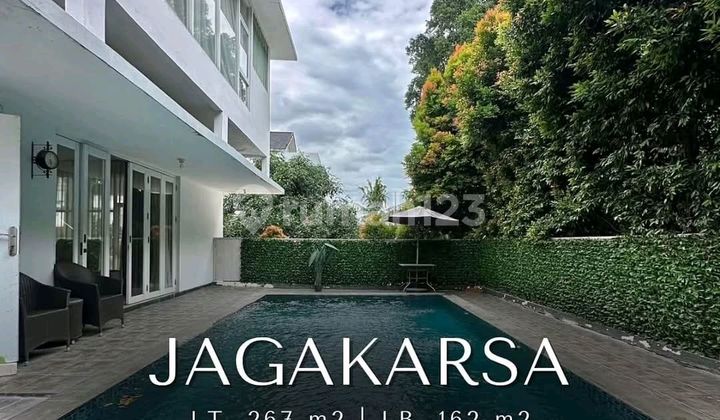 Jagakarsa Modern Minimalist Design Dalam Townhouse Full Furnished 1