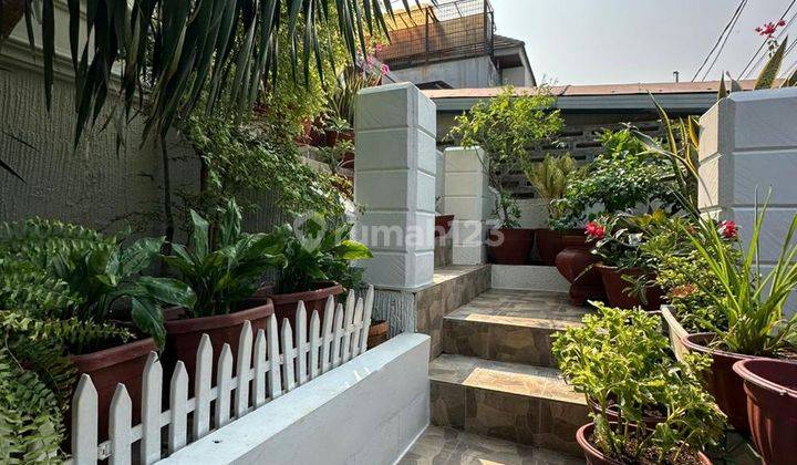 Pondok Indah Classic House Siap Huni Lokasi Strategis  1