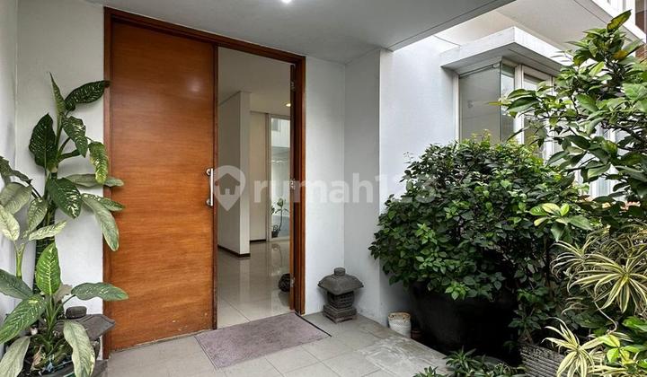 Cipete Cilandak Modern Minimalist Townhouse One Gate System  2