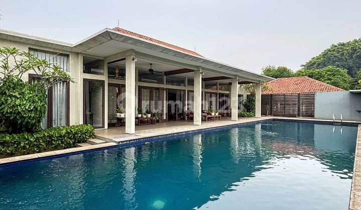 Veteran Bintaro Rumah Asri Siap Huni Halaman Luas  2