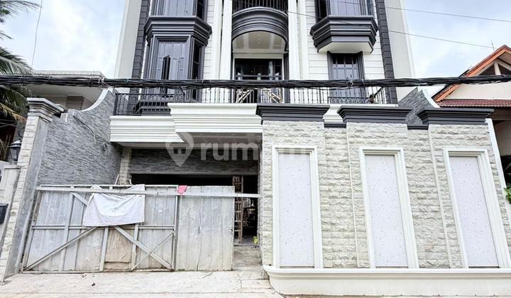 Pejaten Barat Brand New House Luxurious American Classic House 2