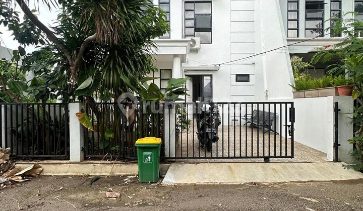 Pejaten American Classic House Lokasi Strategis 