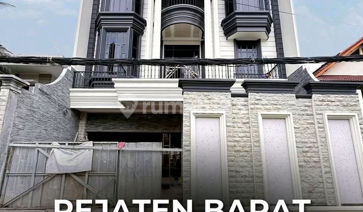 Pejaten Barat Brand New House Luxurious American Classic House Pejaten Barat Brand New House Luxurious American Classic House