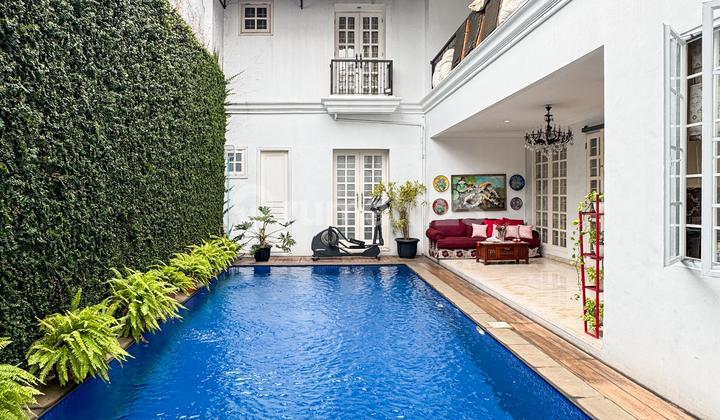 Kebayoran Lama Siap Huni American Classic Design Semi Furnished 2