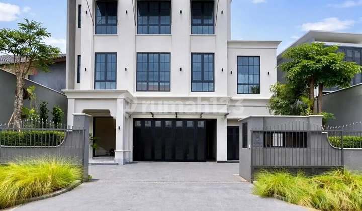 Senopati Kebayoran Baru Brand New Luxury House Full Furnished 2