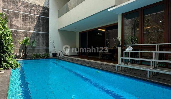 Pondok Indah Rumah Siap Huni Semi Furnished Depan Taman  1