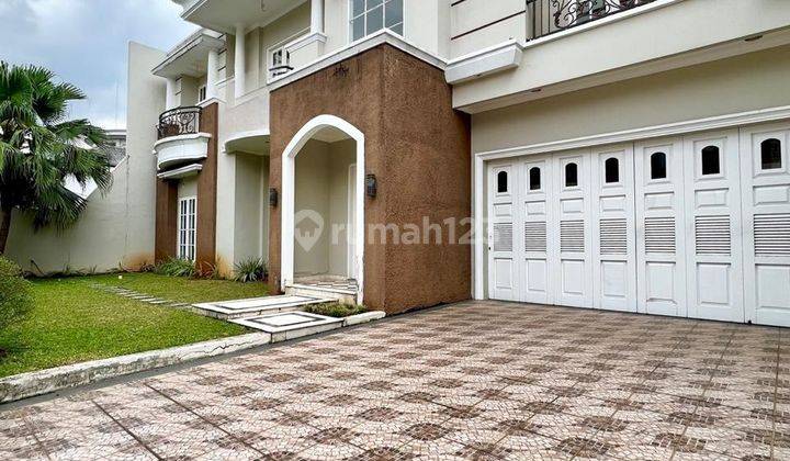 Ampera Kemang Modern Classic House Lokasi Strategis  1