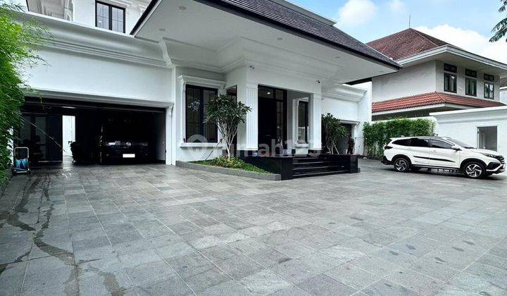 Menteng Luxurious Brand New House Halaman Luas Semi Furnished  2