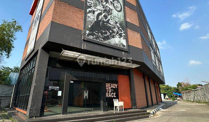 Kebayoran Lama Gedung Ex Showroom Lokasi Strategis Jalan Lebar 2