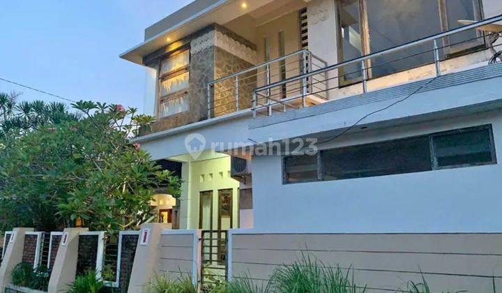 Dijual rumah mewah lantai 2 area singapadu 2