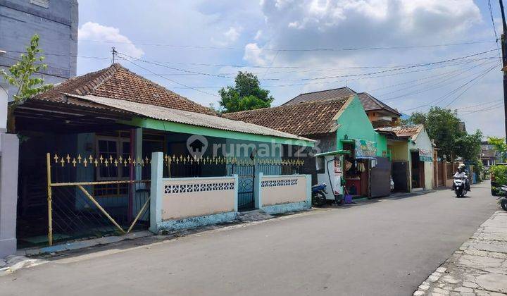 Dijual Tanah Bonus Bangunan Strategis Area Banyak Kampus Seturan 2