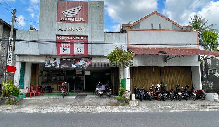 Ruko 2 lantai dengan tanah luas di tepi jalan Wedomartani  1