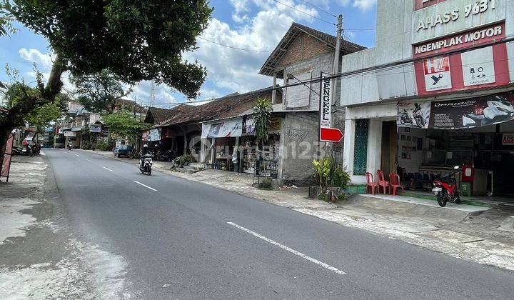 Ruko 2 lantai dengan tanah luas di tepi jalan Wedomartani  5