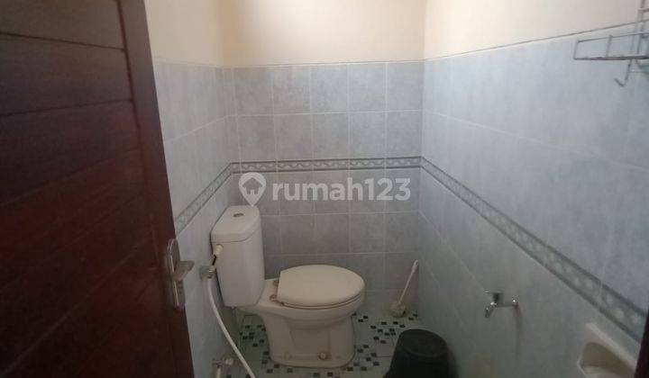 Rumah 2 Lantai Full Furnished Dalam Perumahan di Jl Wates Km 5,5 18