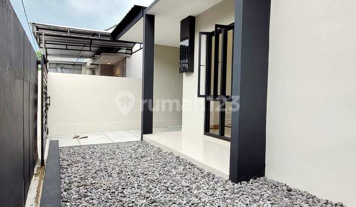 Rumah Bagus Dalam Perumahan di Jalan Kaliurang Km 12,5, Sleman 4