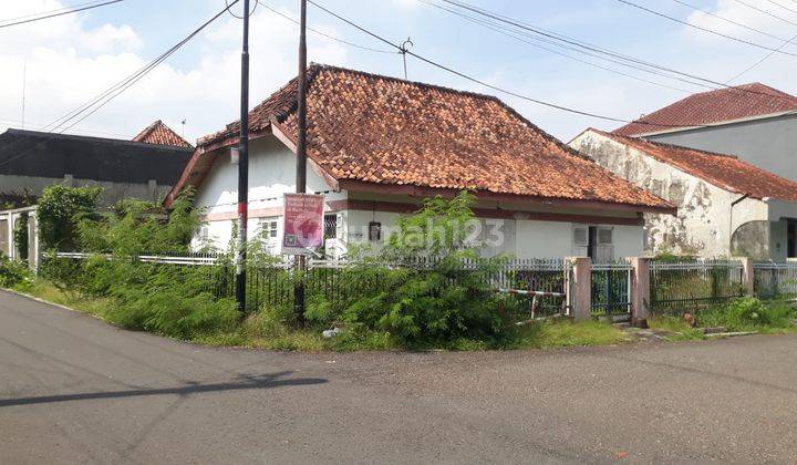 Dijual Tanah Bonus Rumah Lama Layak Huni Didaerah Premium Baciro 1