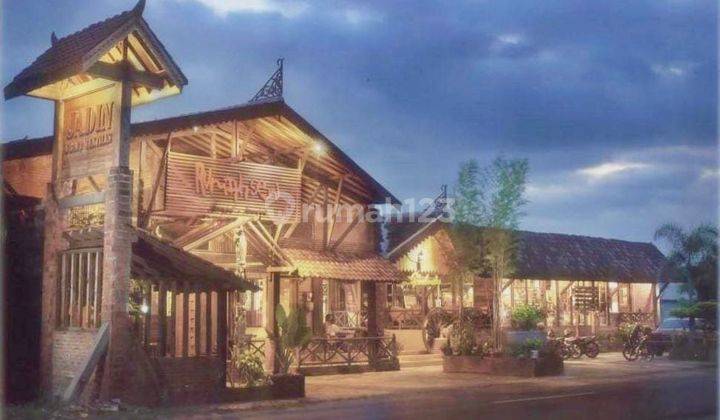 Dijual Ruang Usaha Rumah Etnik Seni Cafe&Resto Unik Bangunan Kayu 1