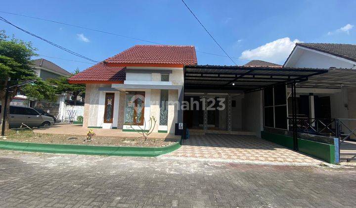 Dijual Rumah Cantik Dalam Perumahan Elite Di Kawasan Berkembang 1