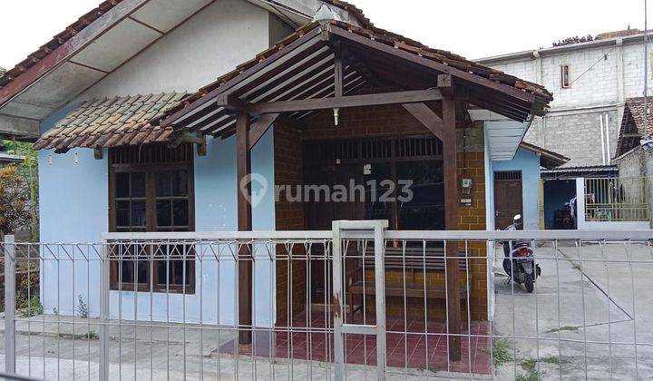 Dijual Cepat Rumah Kost Putri Dekat Kampus Mercu Buana Jl Wates 2