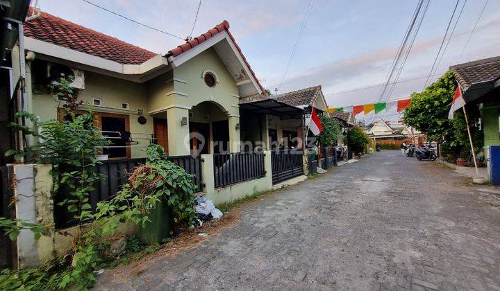 Dijual Murah Rumah Dalam Perumahan Pinggir Jalan Di Lempongsari 1