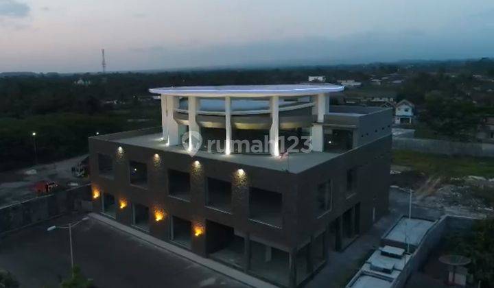 Dijual Tanah Dan Bangunan Gaya Italia 3lt Di Tepi Jalan Utama 1